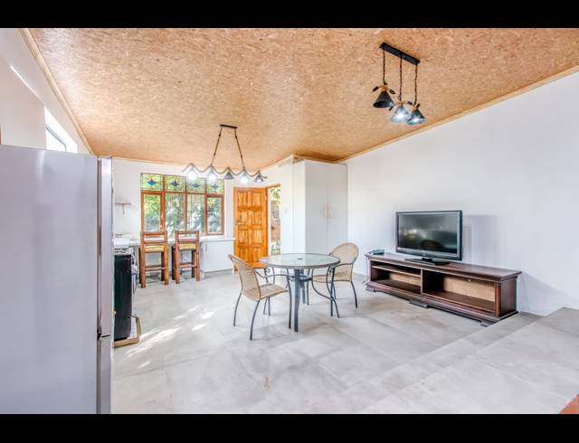 1 BEDROOM APARTMENT TO LET IN WOODMEAD